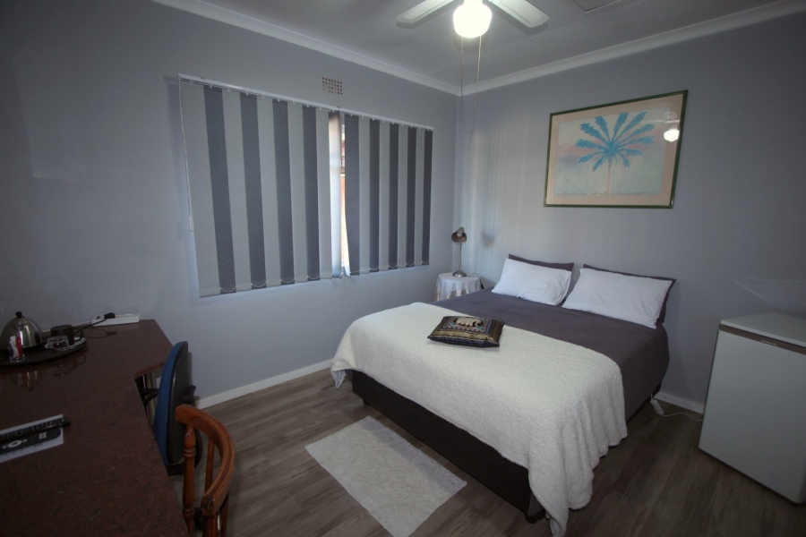 7 Bedroom Property for Sale in Jim Fouchepark Free State